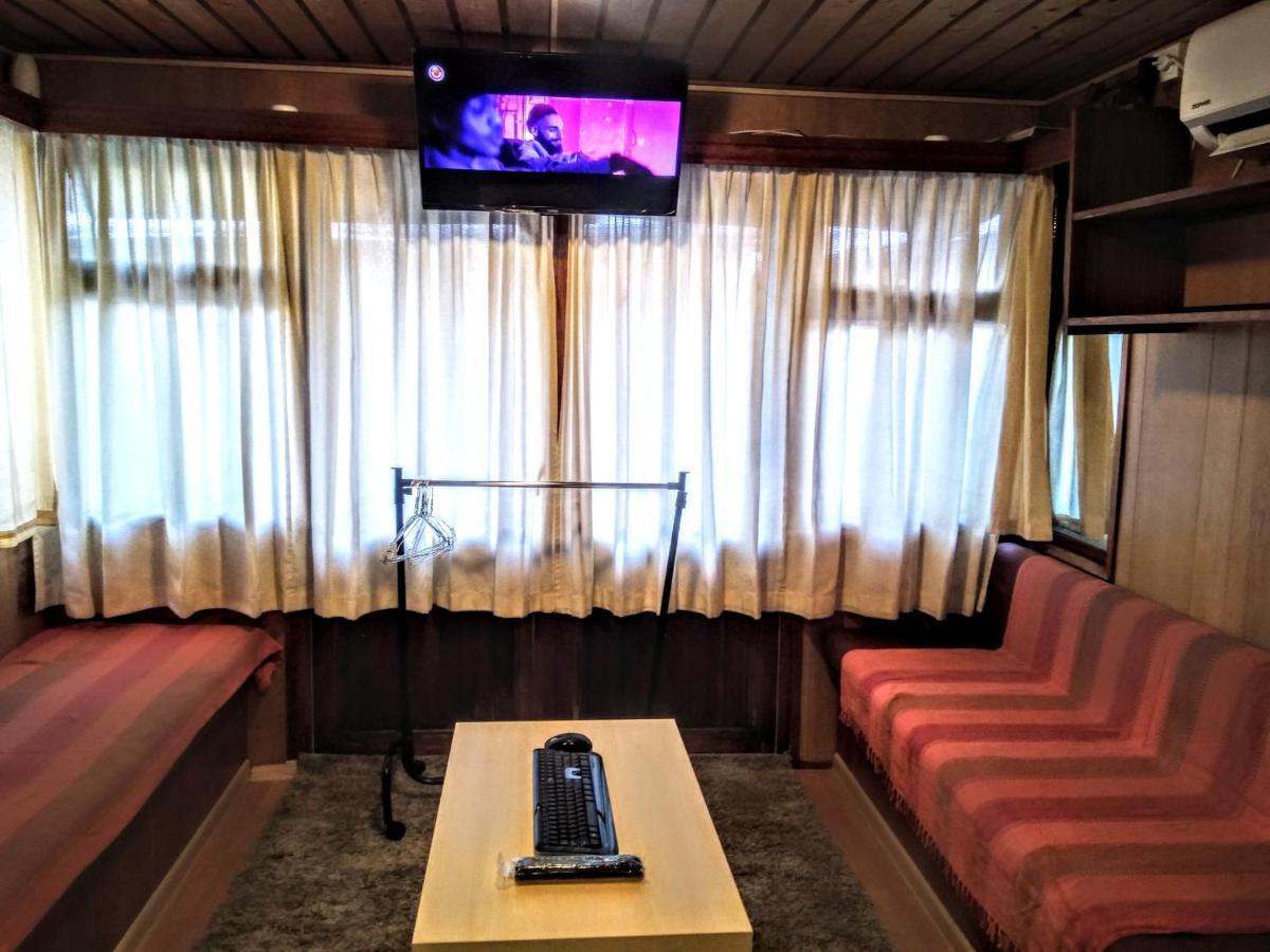 Two Rooms Rustic House - Self Check-In 布加勒斯特 外观 照片