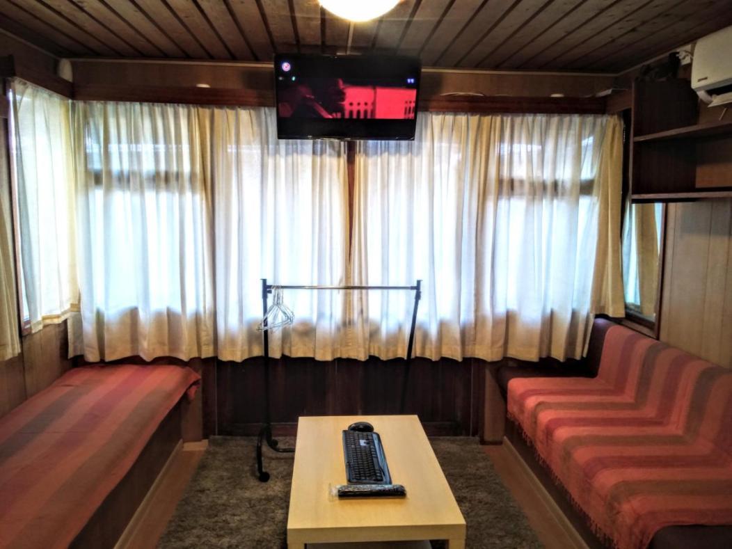 Two Rooms Rustic House - Self Check-In 布加勒斯特 外观 照片