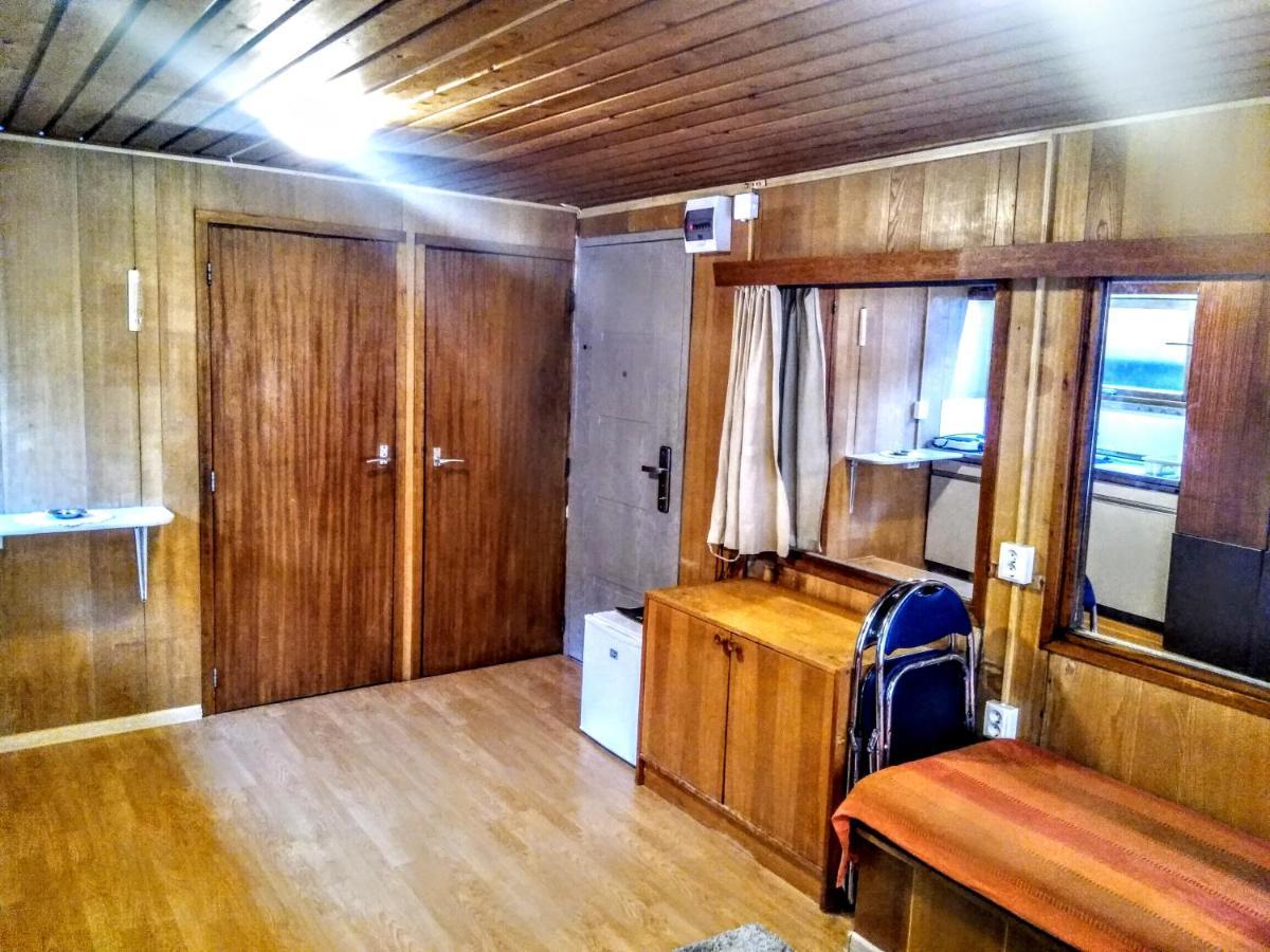 Two Rooms Rustic House - Self Check-In 布加勒斯特 外观 照片