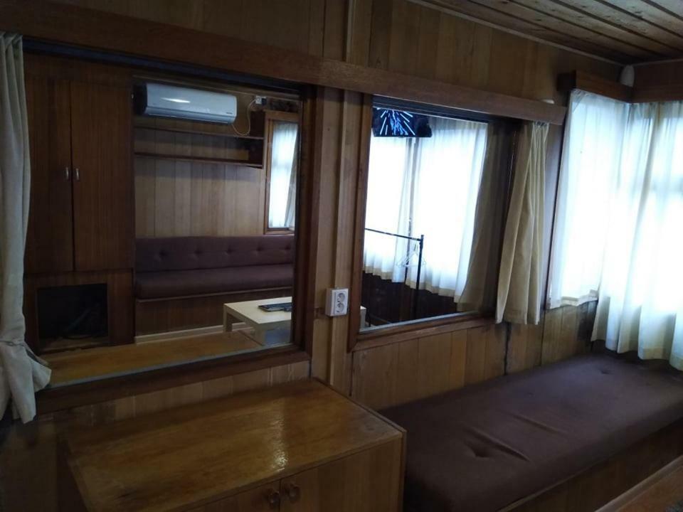 Two Rooms Rustic House - Self Check-In 布加勒斯特 外观 照片