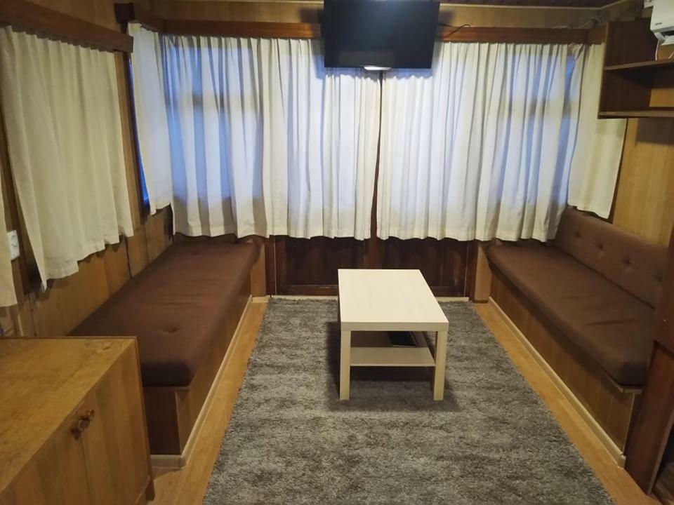 Two Rooms Rustic House - Self Check-In 布加勒斯特 外观 照片